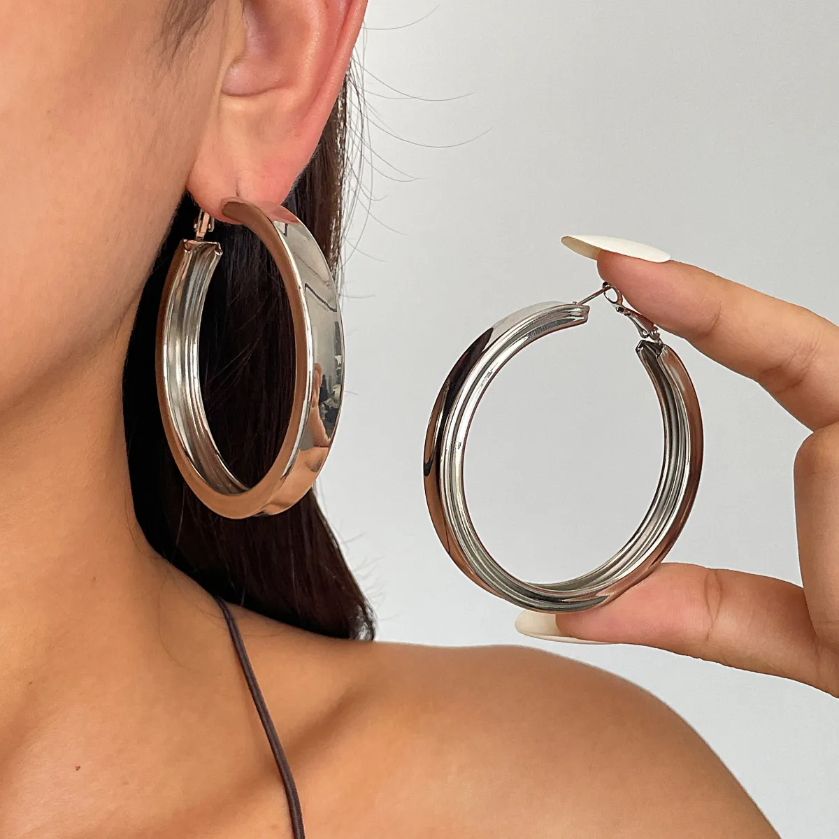 Women Fashion Simple Metal Circle Geometric Silver Pin Earrings