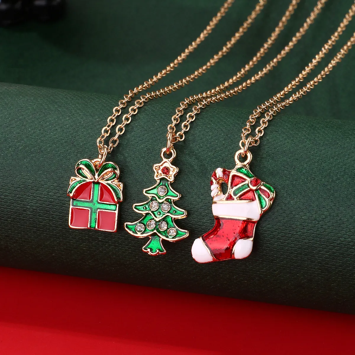 Christmas Women Fashion Creative Drops Of Oil Christmas Tree Necklace Three-Piece Set