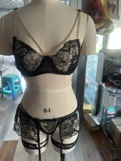 Women Fashion Solid Color Lace Perspective Chain Sexy Lingerie Set