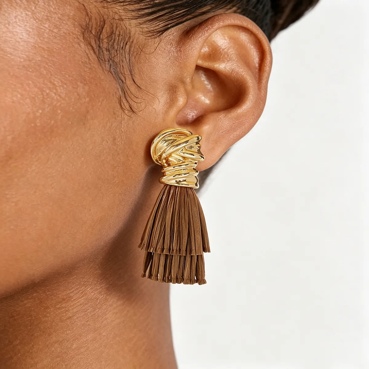 Women Fashion Metal Kink Rafi Grass Tassel Earrings