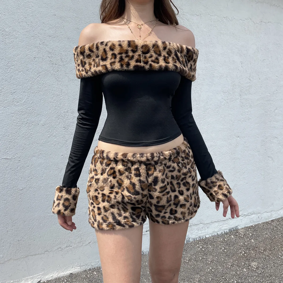 Women Fashion Sexy Leopard Off-Shoulder Long-Sleeve Crop Top Slim Fit Shorts Two-Piece Set