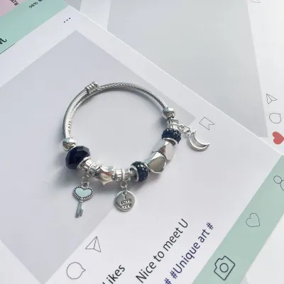 Women Fashion Lock Crown Pendant Beaded Elastic Bracelet