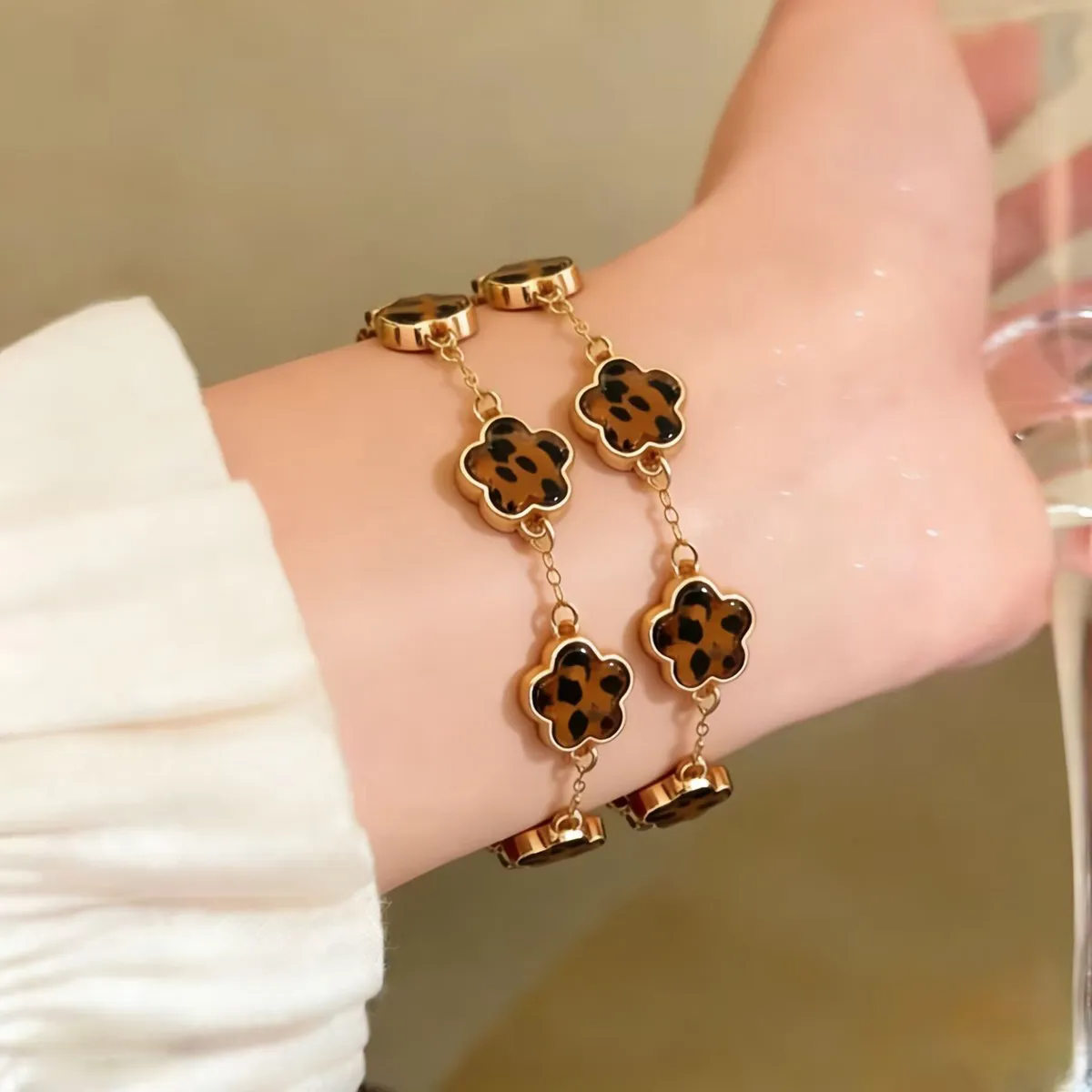 Women Fashion Elegant Leopard Five-Leaf Clover Bracelet