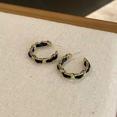 Women Fashion Retro Black Gold Chain C- Shaped Earrings