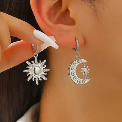 Women Fashion Twisted Rhinestone Moon Sun Design Earrings