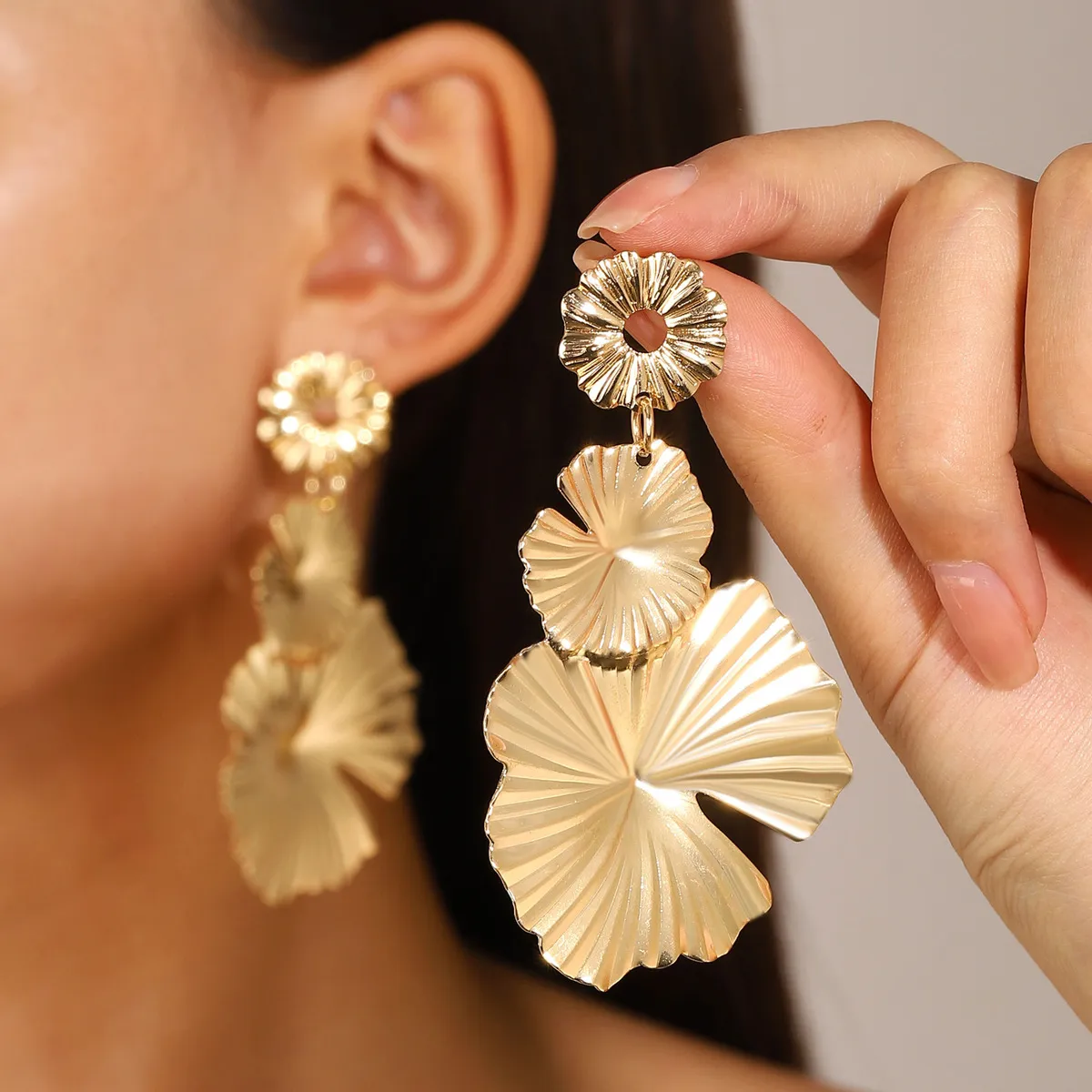 Women Fashion Exaggerated Leaves Floral Alloy Earrings