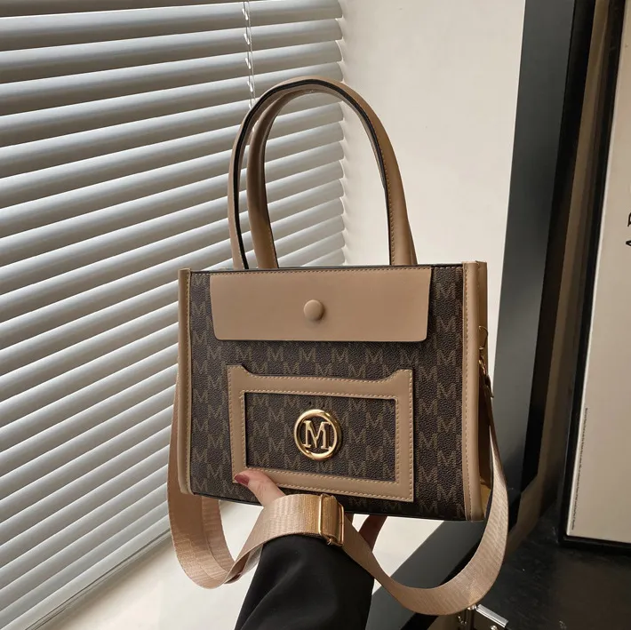 Women Fashion Casual Printed Large Capacity Bronzing Letter Handbag