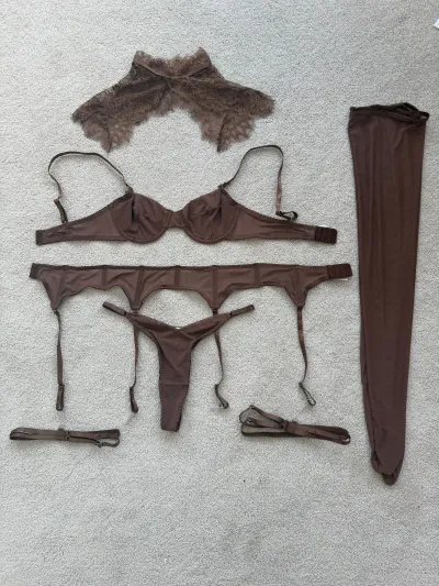 Women Fashion Solid Color Lace Perspective Mesh Sexy Lingerie 4-Piece Set
