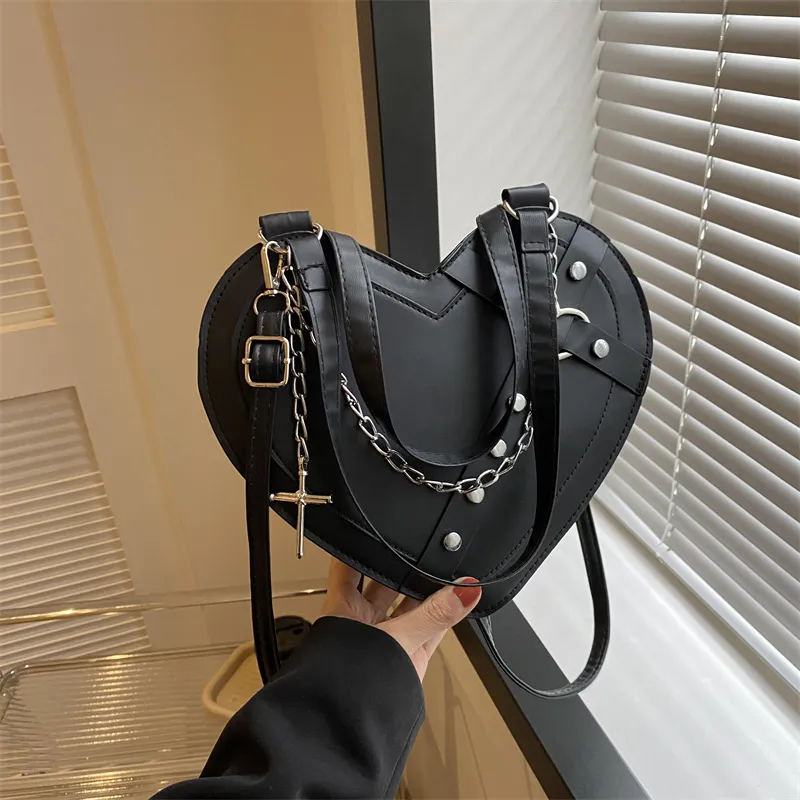 Creative Heart Chain Shoulder Bag
