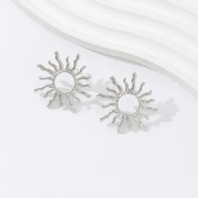 Women Fashion Gold Sunflower Earrings