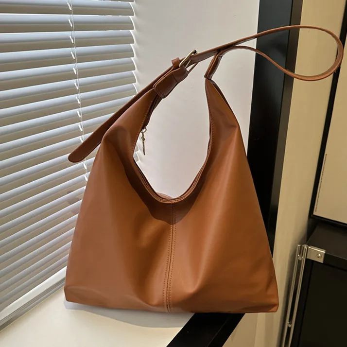 Women Fashion Casual Solid Color Large Capacity Shoulder Bag
