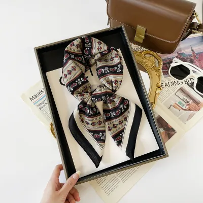 Women Fashion Retro Herringbone Stripe Printed Square Silk Scarf