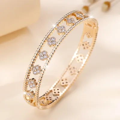 Women Fashion Hollow-Out Four-Leaf Clover Micro-Inlaid Zircon Bracelet