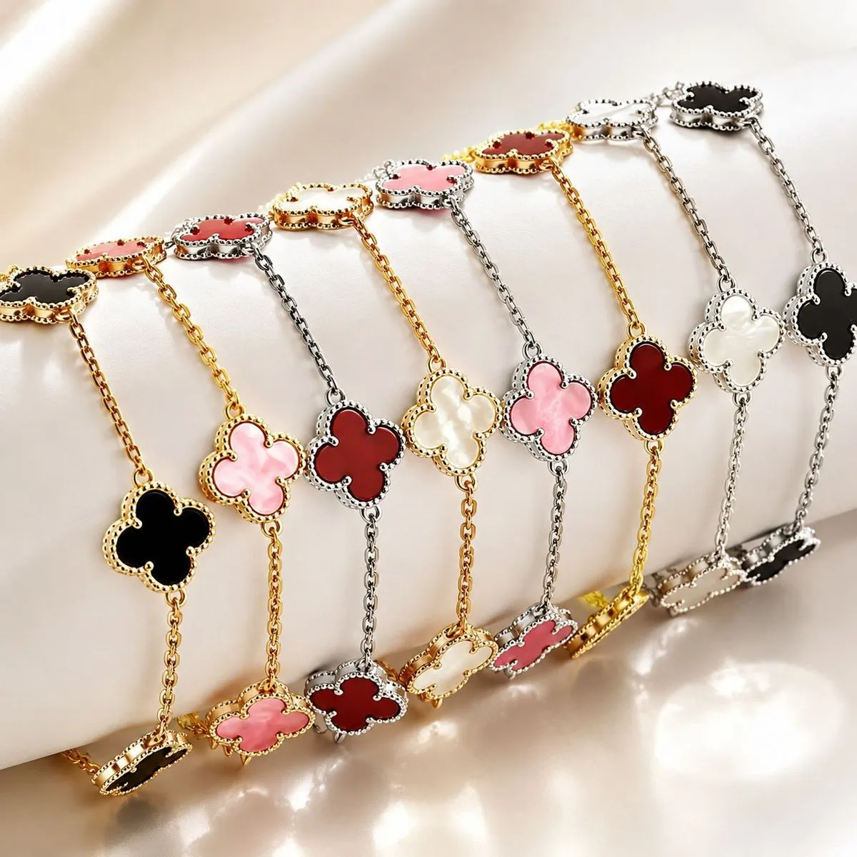 Women Fashion 15mm Fritillaria Four-Leaf Clover Floral Bracelet