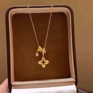 Women Fashion Gold Zircon Hollow-Out Four-Leaf Clover Necklace
