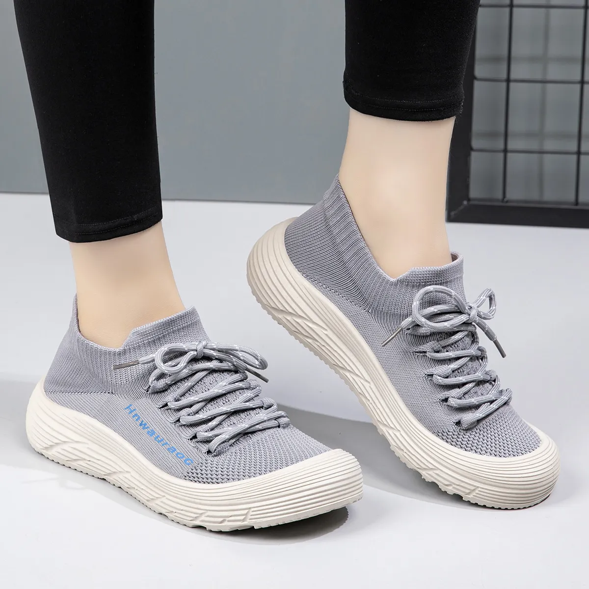 Women'S Fashion Casual Solid Color Fly-Woven Breathable Soft Sole Sneakers