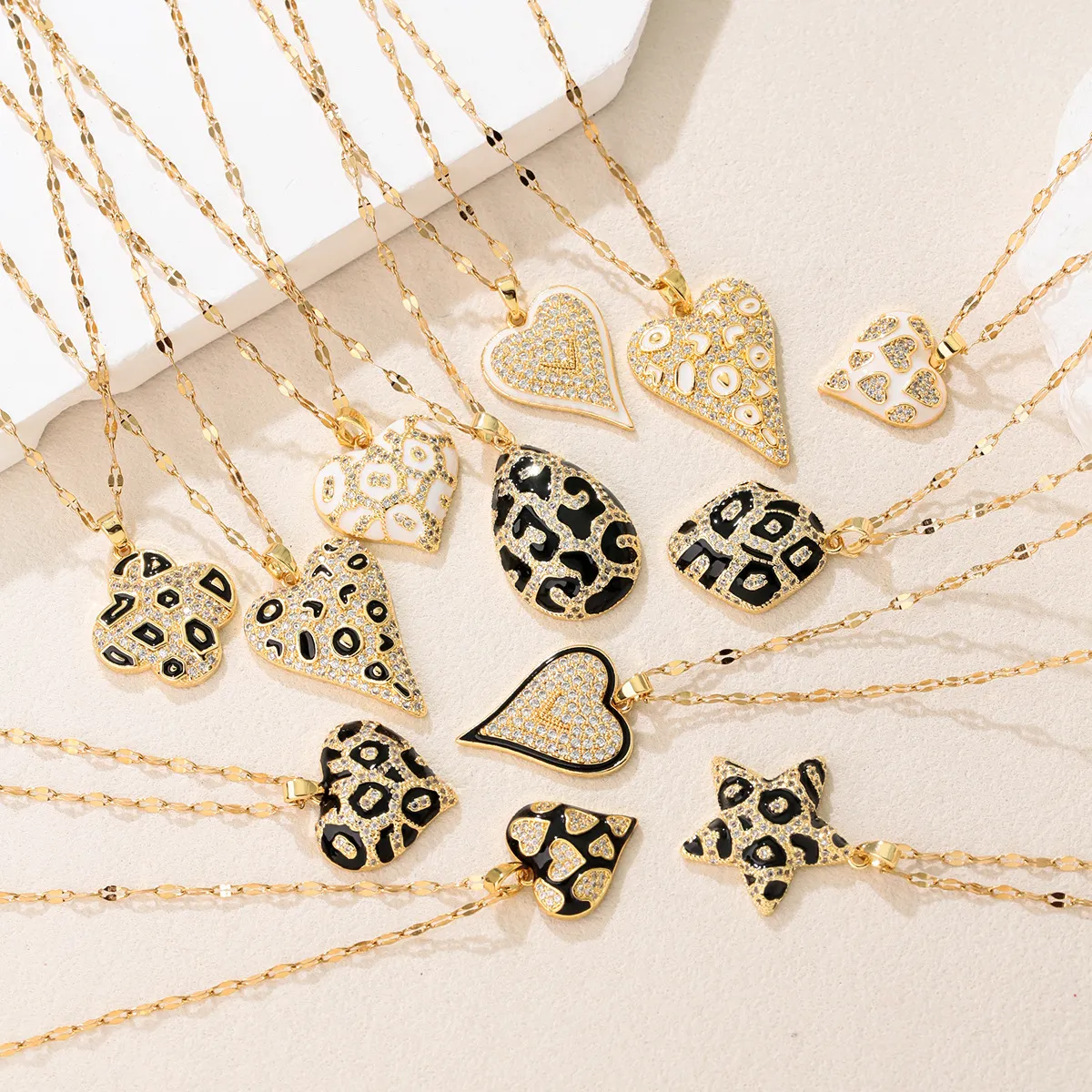 Women'S Fashion Micro-Inlaid Oil Dropping Leopard Heart-Shaped Pendant Necklace