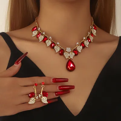 Women Fashion Crystal Necklace Earrings Two-Piece Set