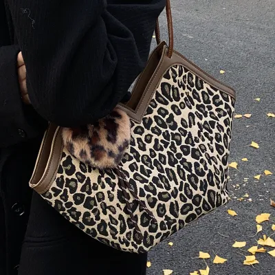 Women Fashion Leopard Print Shoulder Bag