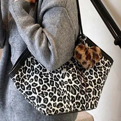 Women Fashion Leopard Print Shoulder Bag