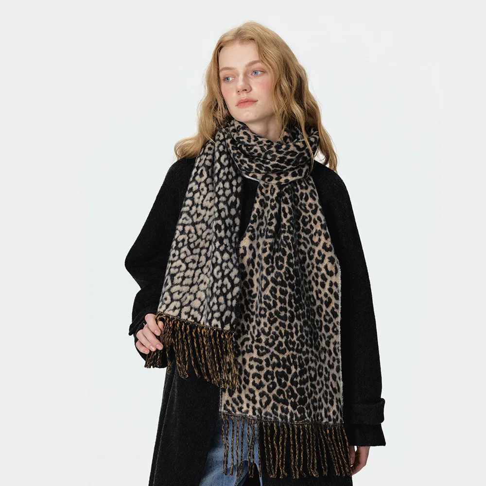 Women Fashion Casual Retro Autumn And Winter Leopard Wool Blended Tassel Long Scarf