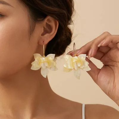 Women Fashion Retro Elegant Exaggerated Three-Dimensional Floral Earrings