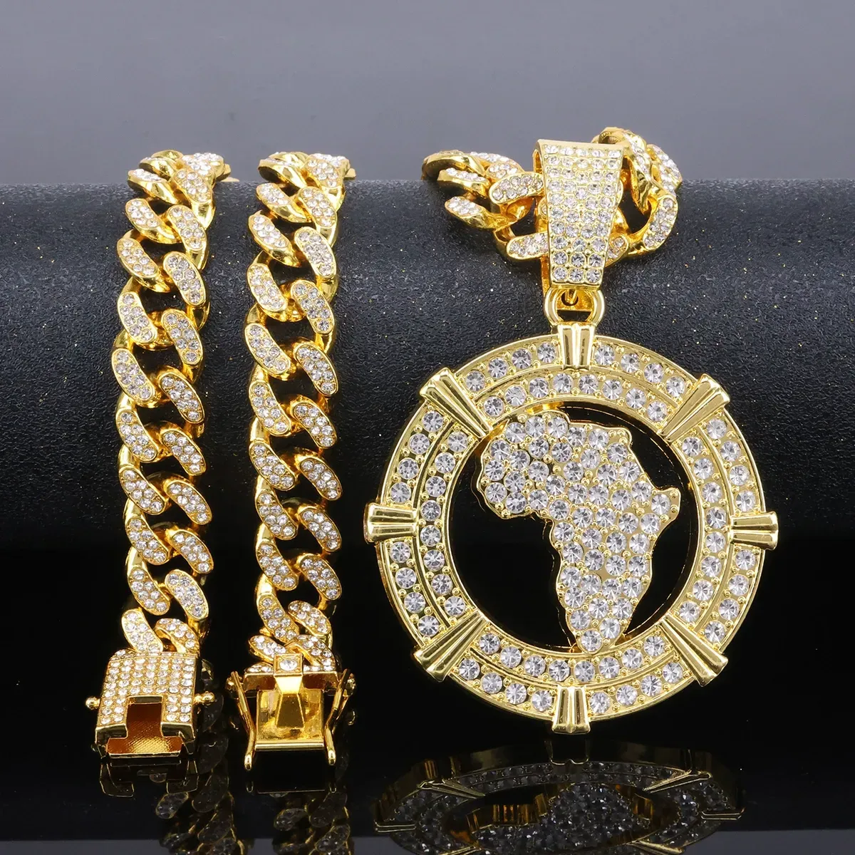Men Fashion Creative Retro Hollow Rhinestone Map Pendant Necklace