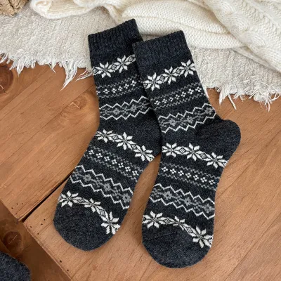Fashion Autumn/Winter Pattern Thickened Warm Wool Mid-Calf Socks