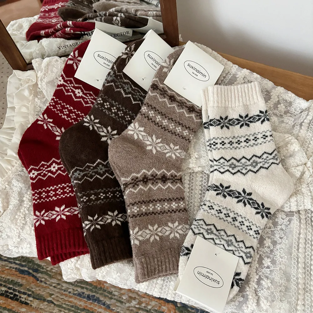 Fashion Autumn/Winter Pattern Thickened Warm Wool Mid-Calf Socks
