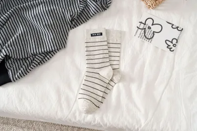 Women Fashion Casual Stripe Cotton Mid-Tube Socks