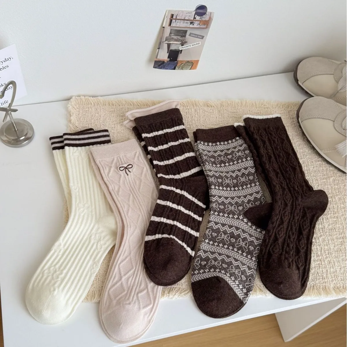 Women Fashion Casual Autumn And Winter Thickened Warm Twist Dark Coffee Stripe Mid-Tube Socks
