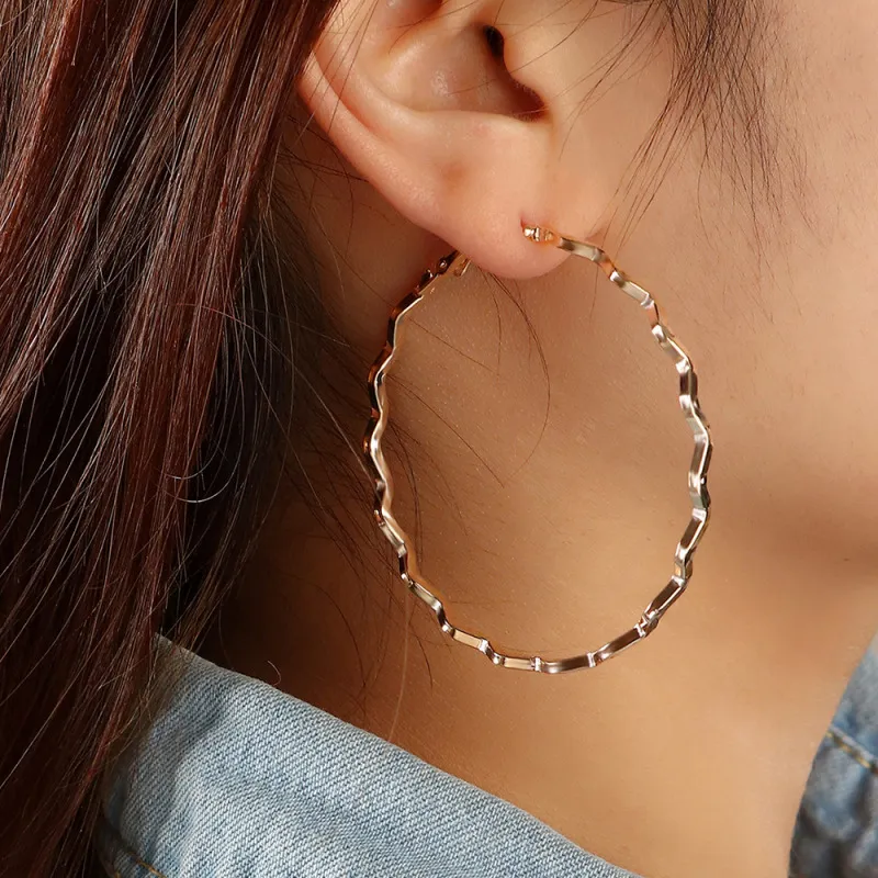 Exaggerated Wave Geometry Alloy Design Hoop Earrings for Women