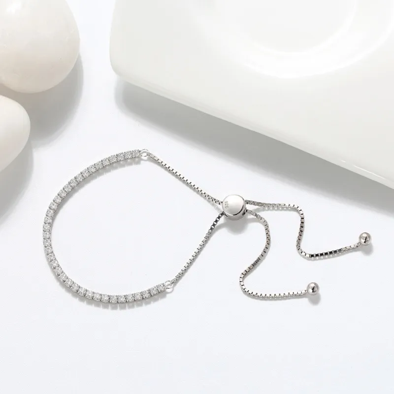 Simple Zircon Decorated Alloy Bracelet Light Luxury Women's Geometric