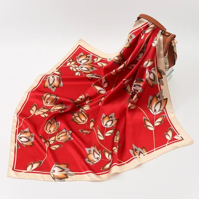 Women Retro Leopard Chain Pattern Square Silk Scarf