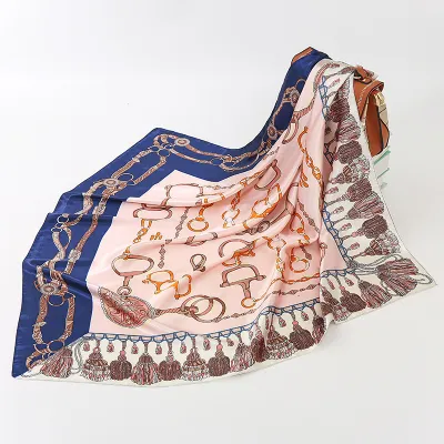 Women Retro Leopard Chain Pattern Square Silk Scarf