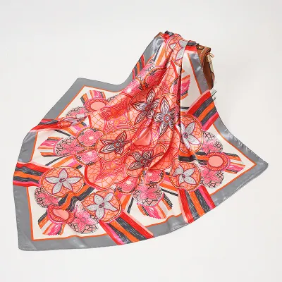 Women Retro Leopard Chain Pattern Square Silk Scarf