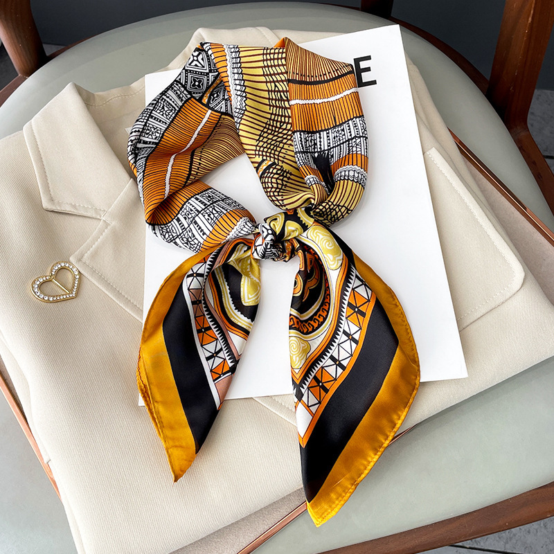 正規品・送料込み◆JILLSTUART◆Color Block Silk Scarf Chanel Jeweled Globe Print 34