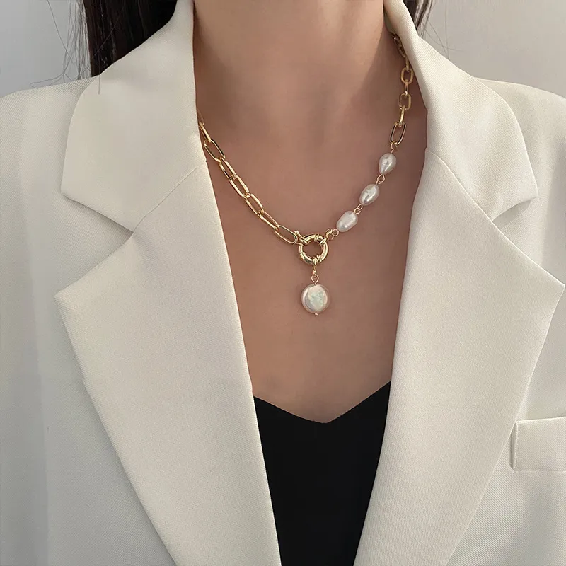 Temperament Pearl Pendant Splicing Design Alloy Chain Necklace