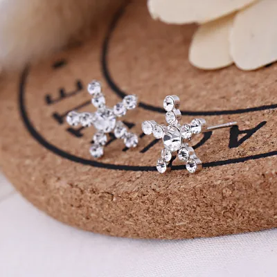 Simple Geometric Rhinestone Decorative Alloy Stud Earrings