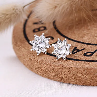 Simple Geometric Rhinestone Decorative Alloy Stud Earrings