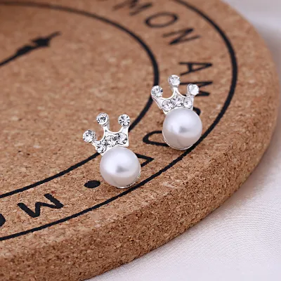 Simple Geometric Rhinestone Decorative Alloy Stud Earrings