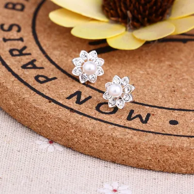 Simple Geometric Rhinestone Decorative Alloy Stud Earrings