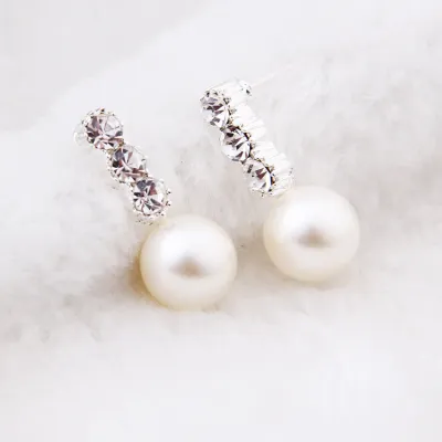 Simple Geometric Rhinestone Decorative Alloy Stud Earrings