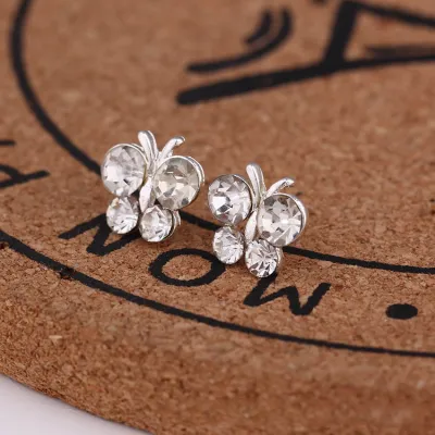 Simple Geometric Rhinestone Decorative Alloy Stud Earrings