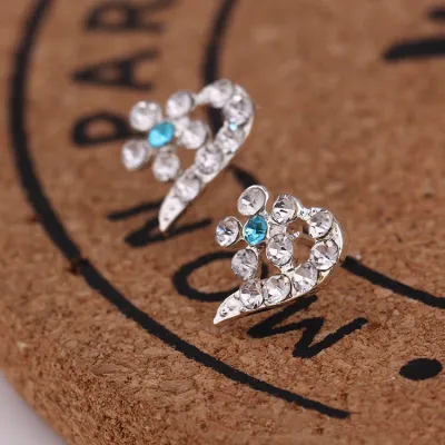 Simple Geometric Rhinestone Decorative Alloy Stud Earrings