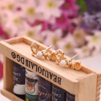 Simple Geometric Rhinestone Decorative Alloy Stud Earrings
