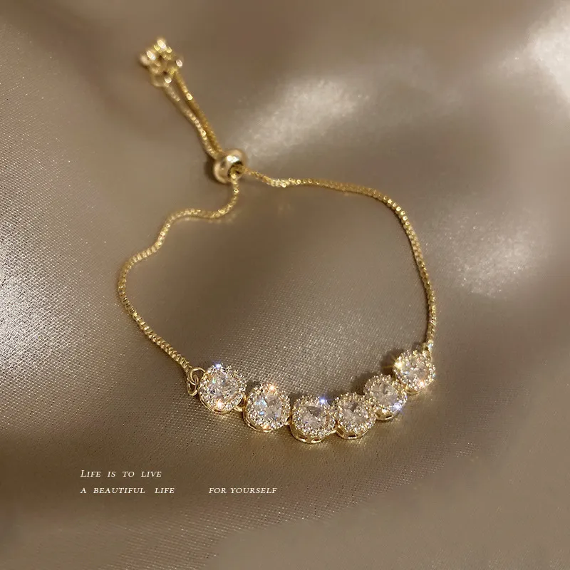 Temperament Simple Rhinestone Decorative Alloy Bracelet
