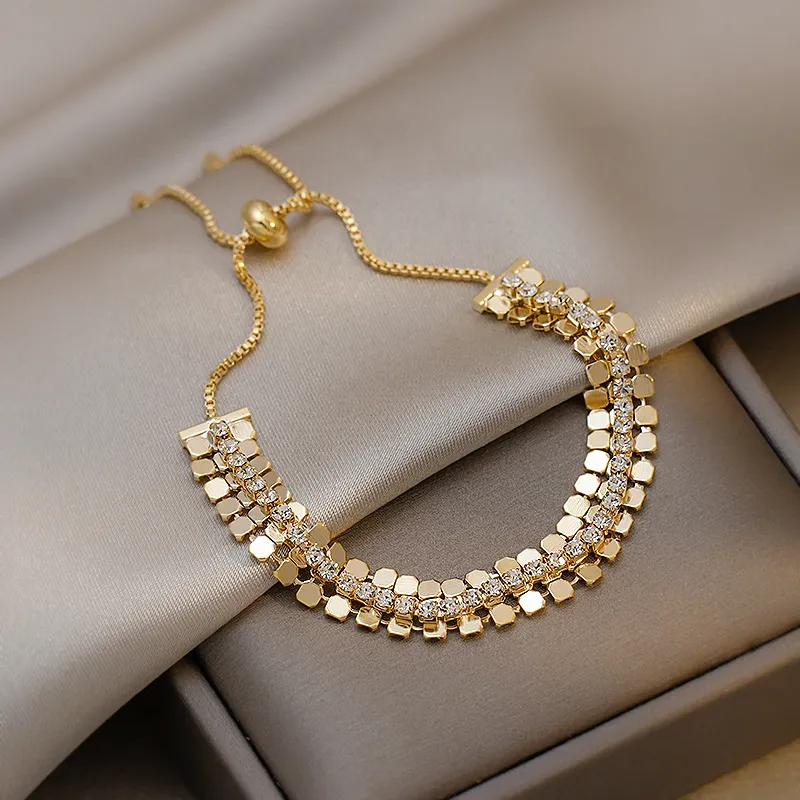 Fashion Geometric Design Rhinestone Decorative Alloy Bracelet