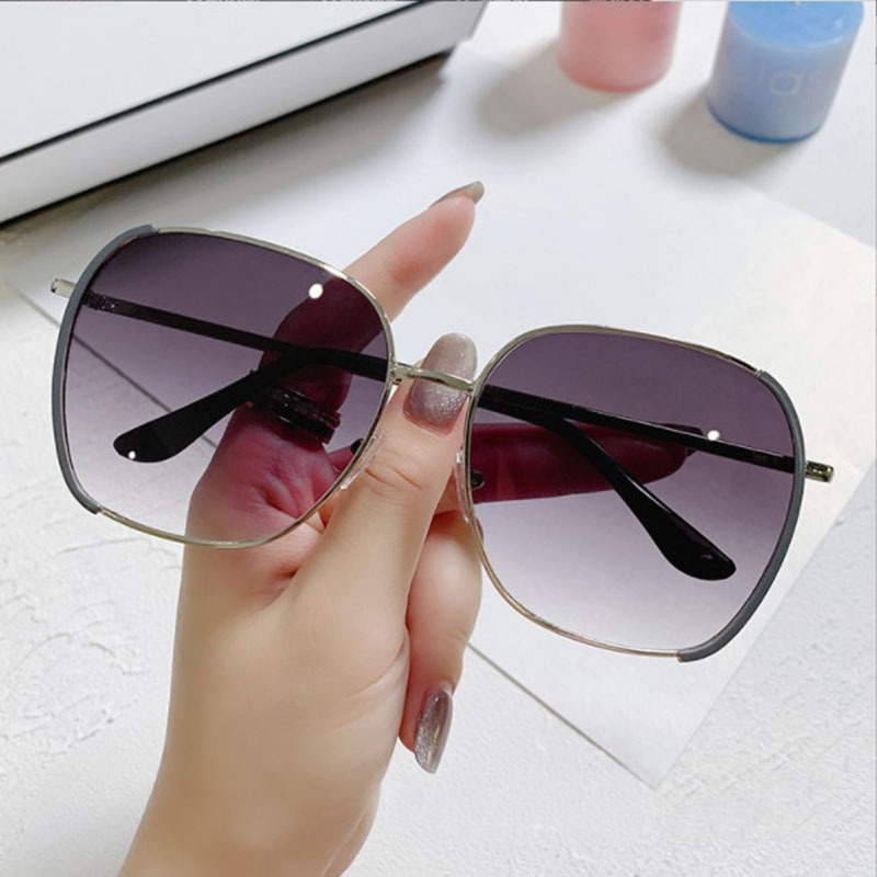 Wholesale Women Chic Large Frame All-match Sunglasses