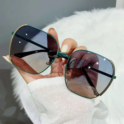 Gafas de sol ovaladas de montura grande para mujer